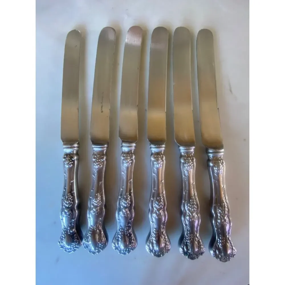 Set of 6 Antique 1847 Rogers Bros 1904 VINTAGE Grapes Silverplate Dinner Knives